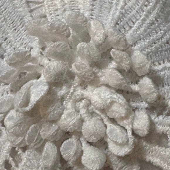 White silk made in Italy blouse. 3D flowers at v neckline. Ruffle front. - Picture 8 of 15